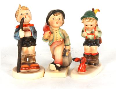 3 Hummelfigur, - Christmas auction - Art and Antiques