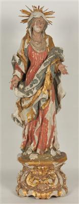 Heilige Maria unter dem Kreuz Holz geschnitzt auf Sockel stehend, - Antiques and art