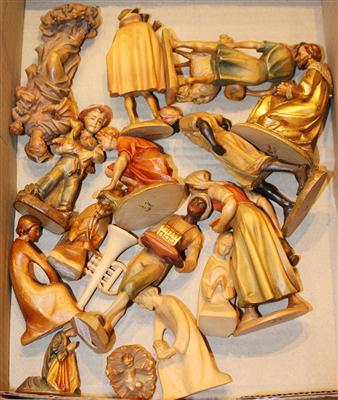 15 Krippenfiguren, - Antiques and art