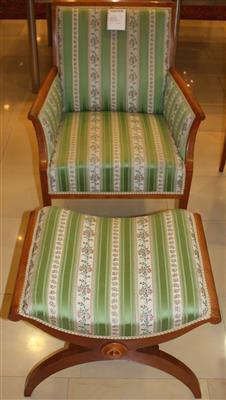 Fauteuil mit Hocker im Biedermeier-Charakter, - Antiques and art