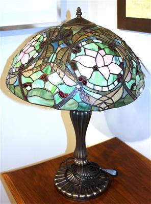 Tischlampe in der Art Tiffany, - Antiques and art