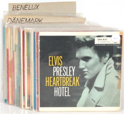 41 Singles Elvis Presley Pressungen aus Dänemark und Benelux-Ländern, - Elvis Presley Oggetti commemorativi (dischi, letteratura, oggetti da collezione)