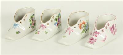 4 Schuhe - Antiques and art