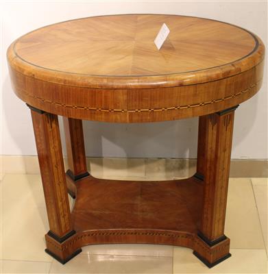 ovaler Tisch um 1920/25 - Kunst, Antiquitäten und Möbel