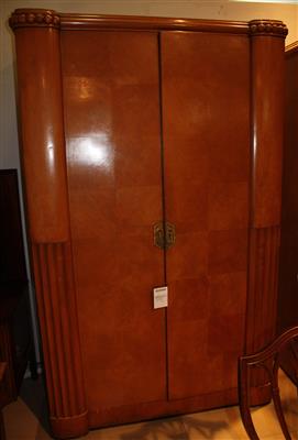 Garderobenschrank, - Antiques and art