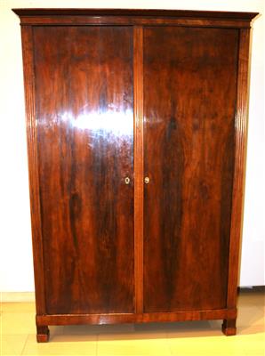 Biedermeier Garderobenschrank 1. Hälfte 19. JH, - Antiques and art