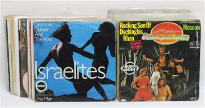 152 Singles - Vintage radios and rare vinyl recordings