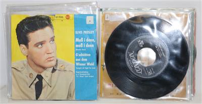 36 Singles - Vintage radios and rare vinyl recordings