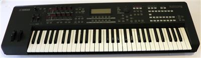 Synthesicer Yamaha mo XF 6 - Kunst, Antiquitäten und Möbel online auction