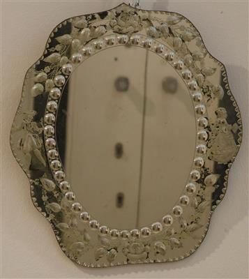 Kleiner ovaler Wandspiegel, - Gioielli