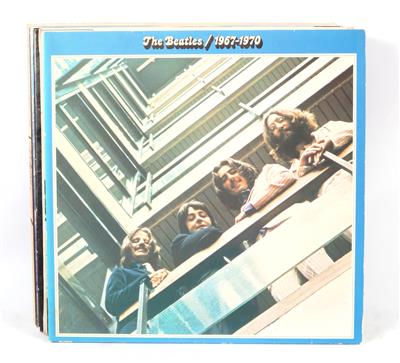 9 LPs z. B. Beatles Help, - Historic entertainment technology and vinyls
