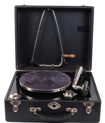 Koffergrammophon - Historische Unterhaltungstechnik und Schallplatten