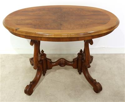 Ovaler Tisch, - Antiques and art