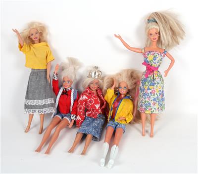 14 Barbies,1 Skipper,1 Stacie - Barbies and Equipment