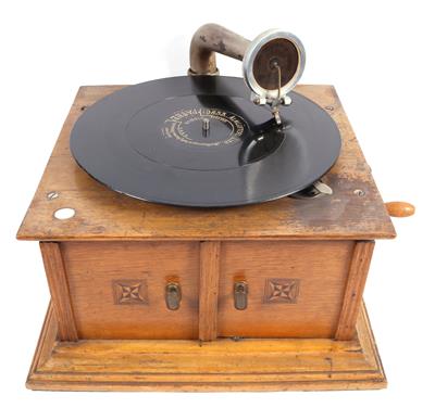 Trichterloses Tischgrammophon unbezeichnet, - Tecnologia di intrattenimento storico e dischi