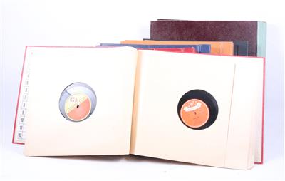 65 Schellacks - Historic entertainment technology and vinyls