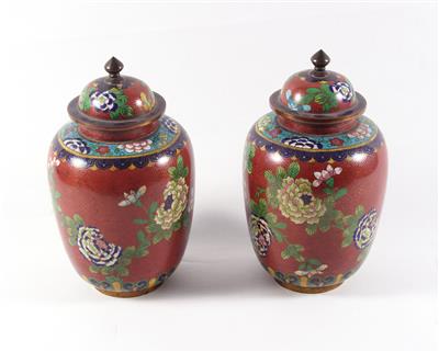 Paar Cloisonne Deckelvasen - Umění a starožitnosti