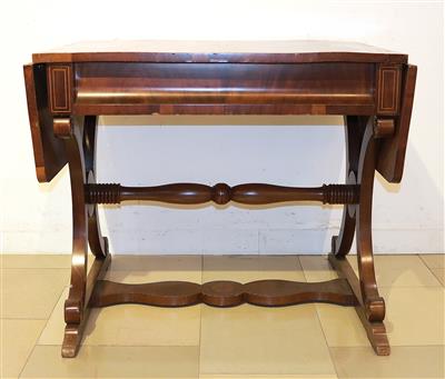 Biedermeier-Schreibtisch mit seitlichen, klappbaren Vergrößerungen - Arte e antiquariato