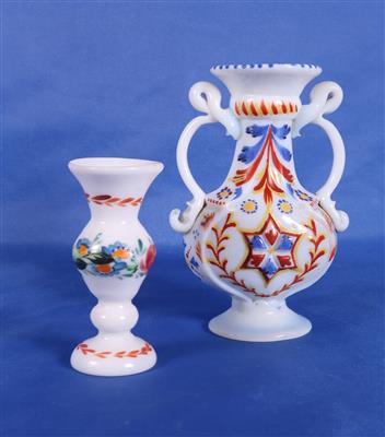 1 Vase, 1 Henkelvase - Antiques and art