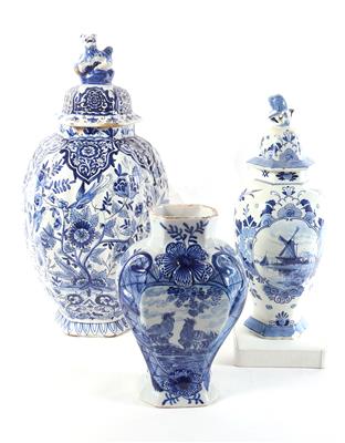 1 Vase, 2 Deckelvasen - Arte e antiquariato