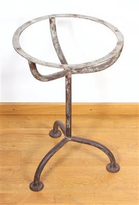 Tripod-Metall-Tischgestell, - Antiques and art