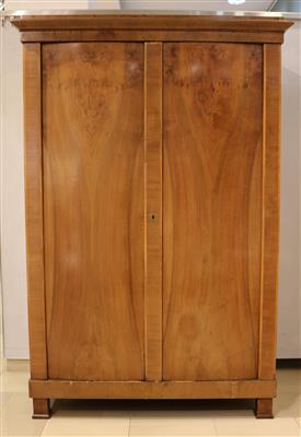 Großer Biedermeier Gaderobeschrank - Antiques and art