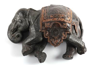 Originelles und äußerst seltenes Tintenfass in Form eines liegenden Elefanten - Arte