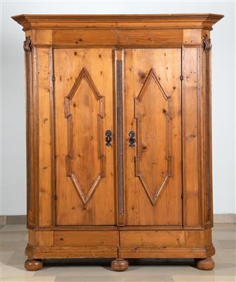 Provinzieller Schrank, - Kunst, Antiquitäten, Möbel und Technik