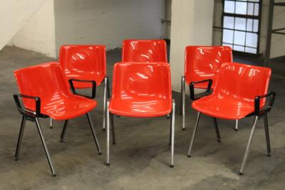 Satz von 4 stapelbaren Sessel und 2 Armsessel - Design