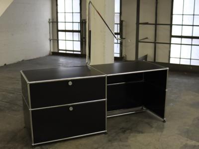 Niederer Schreibtisch mit integrierter Halogen-Gelenklampe - Arte e antiquariato