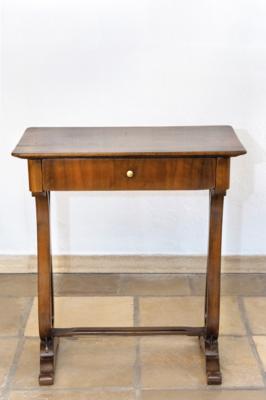 Biedermeier Näh- bzw. Beistelltischchen, - Arte, antiquariato, mobili e tecnologia