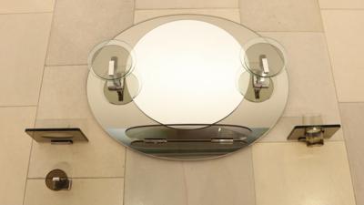 Ovaler, beleuchteter Badezimmer-Wandspiegel - Kunst, Antiquitäten, Möbel und Technik