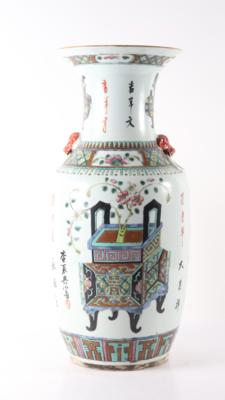Chinesische Keramikvase, "Famille rose" - Art, antiques, furniture and technology