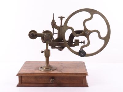 Uhrmacher Zahnfräsmaschine - Art, antiques, furniture and technology