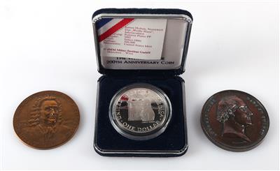 1 Münze, 2 Medaillen - Klenoty a náramkové