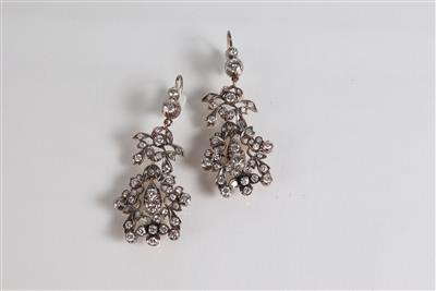 Brillant/Diamant Ohrgehänge zus. ca. 3,60 ct - Jewellery and watches