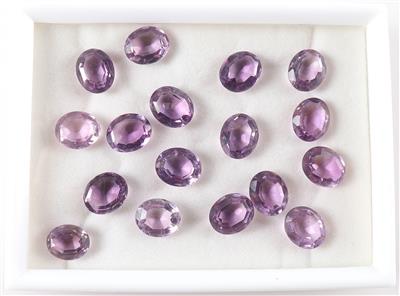 Lot lose Amethyste zus.82,3 g(17 Stück) - Klenoty a Hodinky