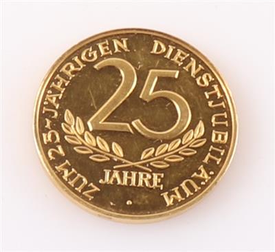 Medaille "Zum 25 jährigen Dienstjubiläum"/Der Betriebsrat - Klenoty a Hodinky