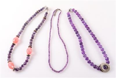 3 Amethyst/Schmuckstein Halsketten/Colliers - Klenoty a Hodinky