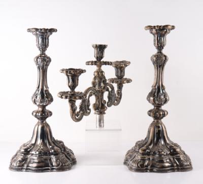 Paar Biedermeier Kerzenleuchter, ein dreiflammiger Aufsatz - Jewellery with focus on silver