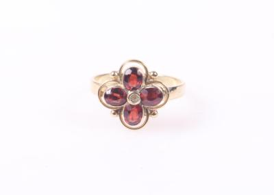 Granat Damenring "Blume" - Jewellery and watches