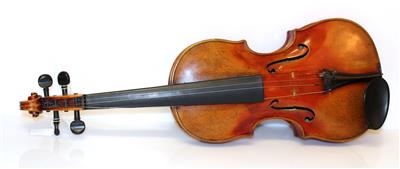 Eine ungarische Amateurgeige - Musikinstrumente