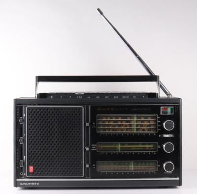 Portableradio Grundig Satellit 2000 - Hudební nástroje, historická zábavní elektronika a desky