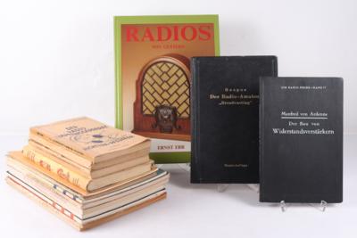 17 Fachbücher/Broschüren/ Hefe über Radiotechnik - Historical entertainment technology and records