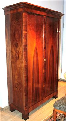 Biedermeier Garderobenschrank,1. Hälfte 19. Jh., - Summer-auction