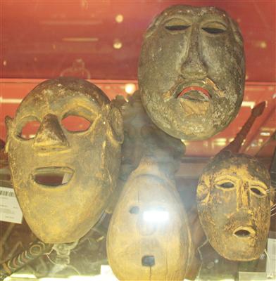 Konvolut v. 4 Hausmasken, - Summer-auction