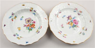 6 Speiseteller Dm. 24,5 cm, 2Suppenteller Dm. 23 cm, - Antiques and Paintings