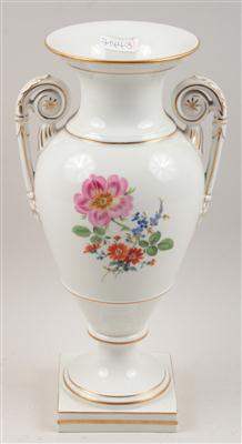 Vase, - Antiques and Paintings