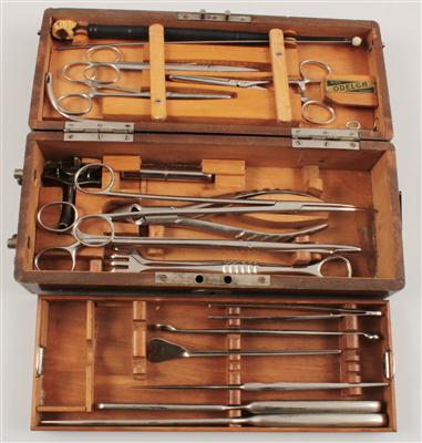 Kleiner chirurgischer Instrumentenkasten von J. Odelga - Antiquitäten & Bilder