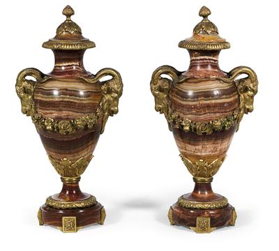 Pair of decorative vases, - Works of Art (Furniture, Sculpture)